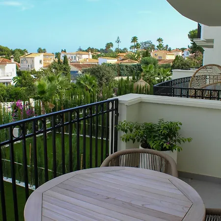 Coastalbloomdenia Appartement